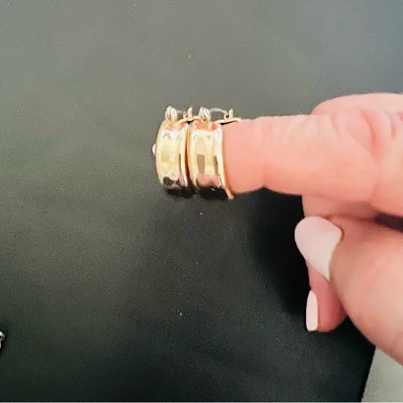 Bundle of 8 Assorted Jewelry Pieces - Picture 6 of 8